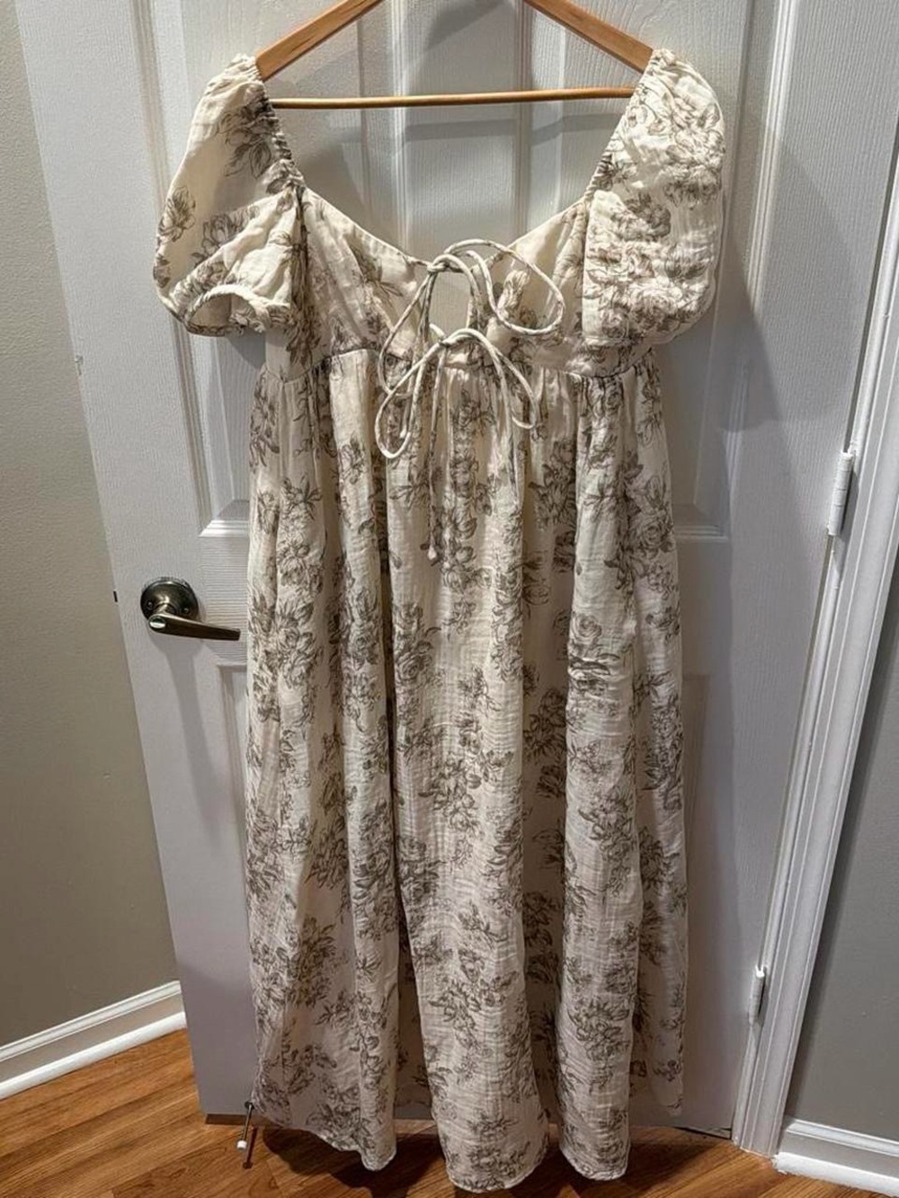 Women's Cream Floral Puff-Sleeve Maxi Dress